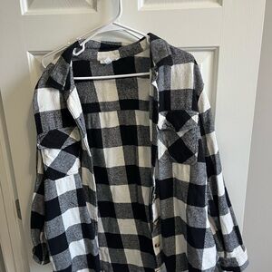 Beachlunchlounge Checkered Flannel Top